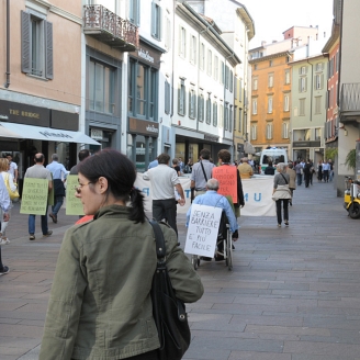 Il corteo prosegue verso la meta
